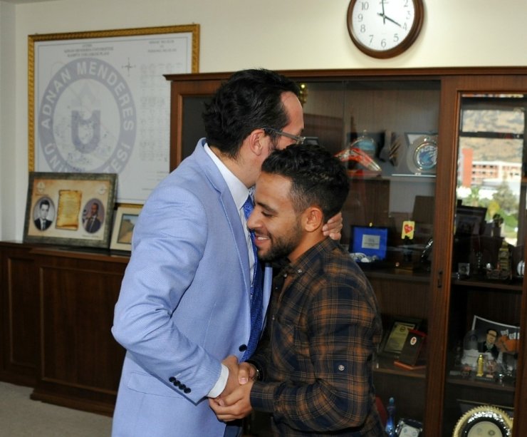 Uluslararası Öğrencilerden Adü Rektörü Bircan’a Teşekkür Ziyareti