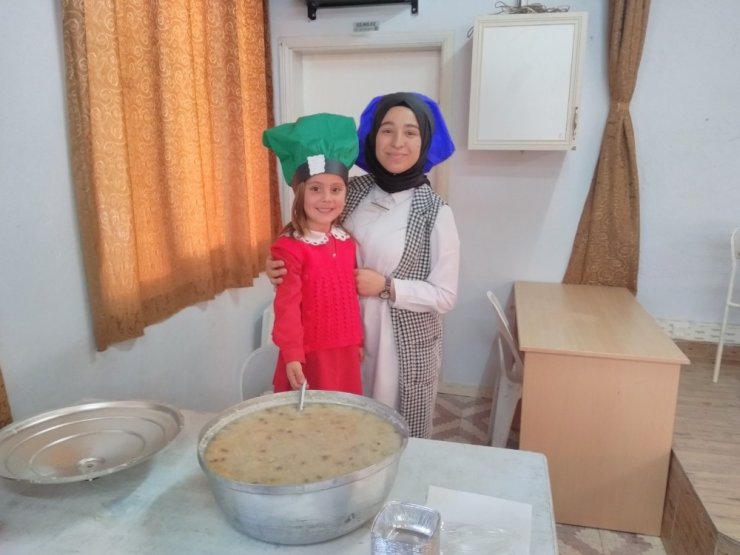 Minik Aşçıların Aşure Denemesi