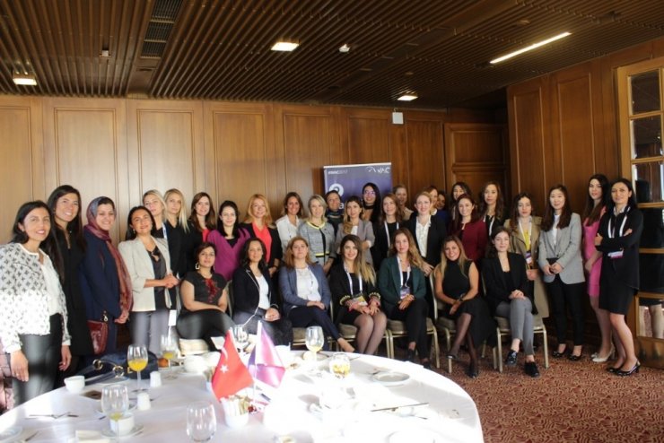 Dünya Otomotiv Konferansı’nda Dünyadaki Ve Türkiye’deki Otomotiv Üreticileri Bir Araya Geldi