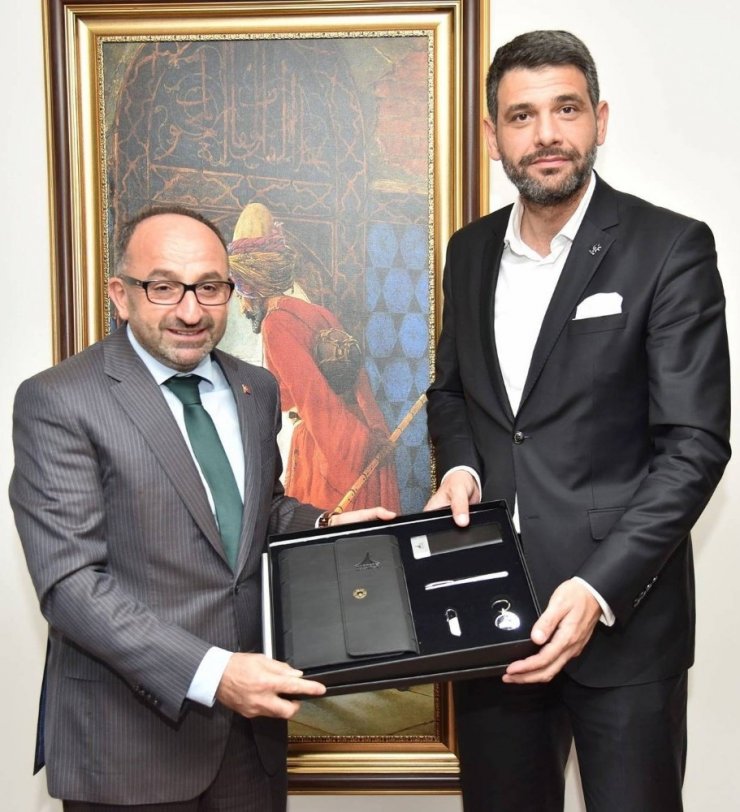 Ak Parti Yönetiminden Başkan Üzülmez’e Ziyaret