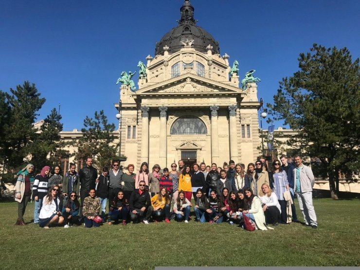 Yurt Dışında Halk Oyunlarını Tanıttılar