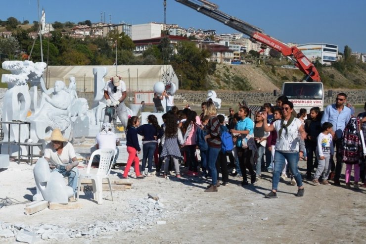 Roman Çocuklar Heykeltıraşlarla Buluştu