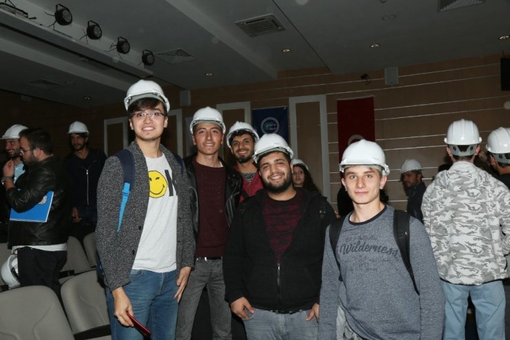 Bayburt Üniversitesi Baret Giydirme Merasimi Düzenlendi