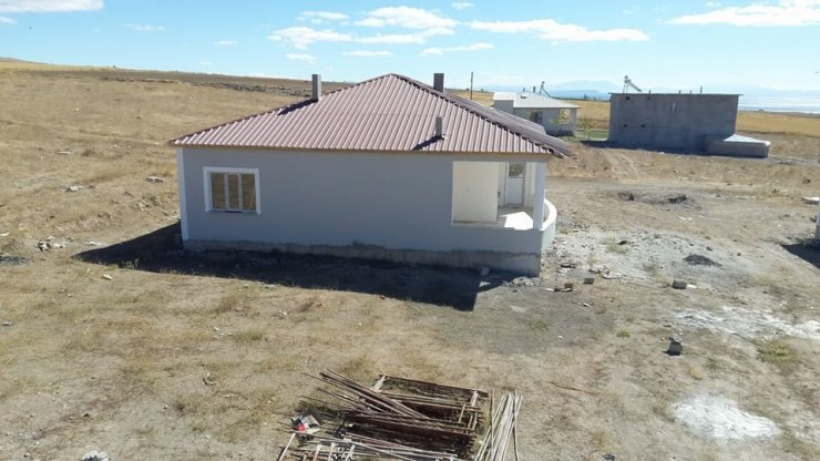 Bitlis Afad Müdürü Balkan, Eyy Modeli İle Yapımı Devam Eden Afet Konutlarında İncelemelerde Bulundu