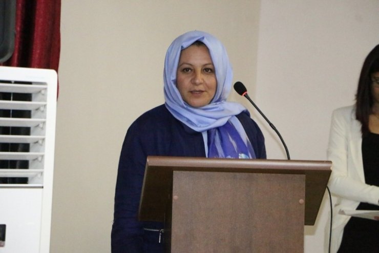 Eğitimde Anne Kız El Ele Veriyor