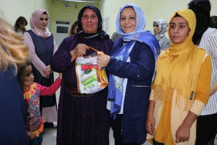 Eğitimde Anne Kız El Ele Veriyor