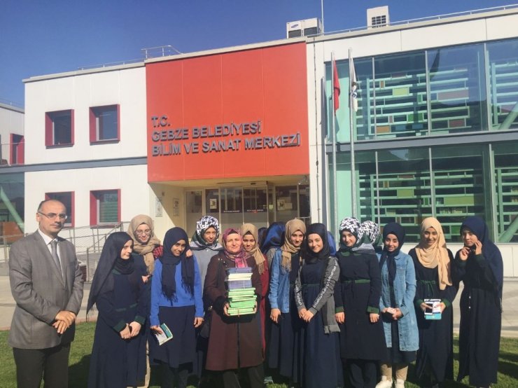 Öğrenciler Beylikbağı Kütüphanesi’ni Ziyaret Etti