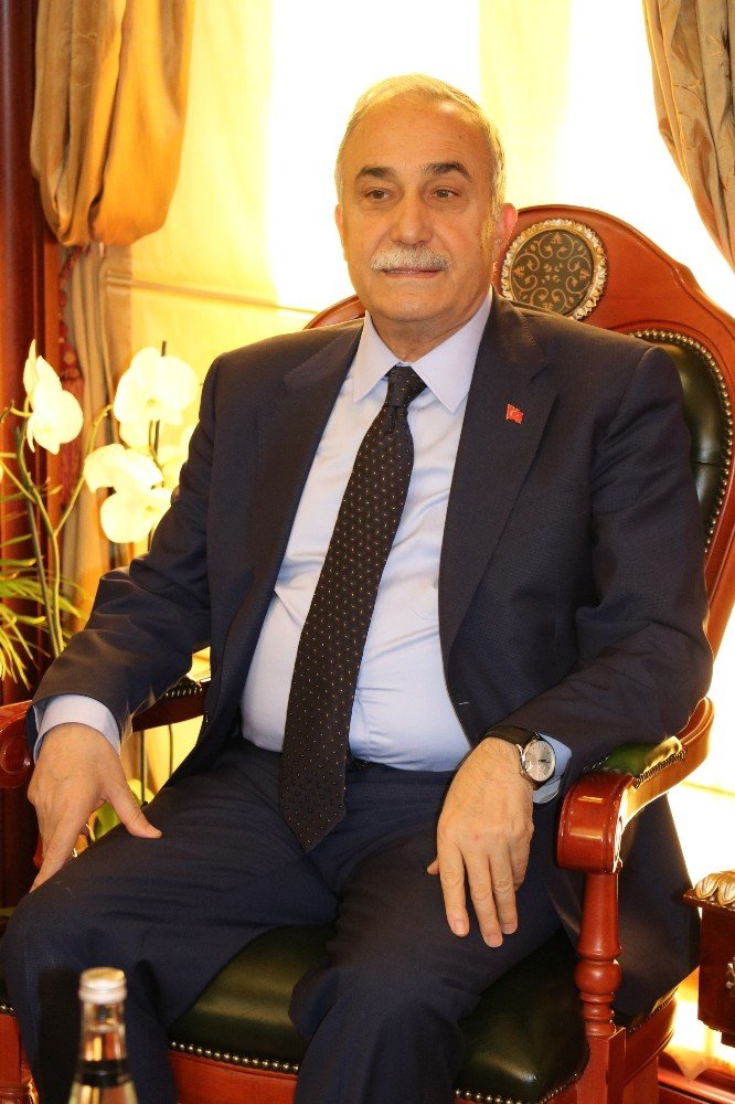 Bakan Fakıbaba: "Et Fiyatlarında Üreticiyi De Tüketiciyi De Mutlu Edeceğiz"