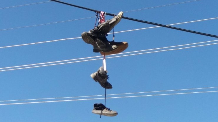 Elektrik Telleri Dükkan Vitrinine Döndü