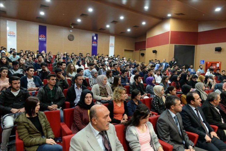 Rektör Alkan Öğrencilerle Buluştu