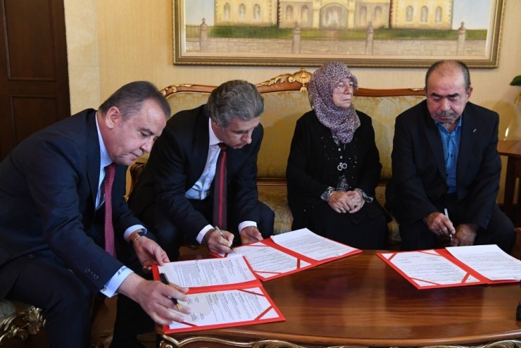 Hurma Mahallesi’ne 24 Deslikli Yeni Okul İçin İmzalar Atıldı