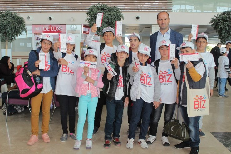 180 Öğrenci ’Biz Anadoluyuz Projesi’ İle İlk Kez Uçağı Bindi
