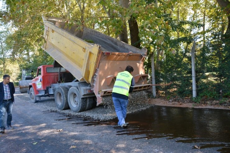 Kartepe’de Yol Onarım Çalışmaları Aralıksız Devam Ediyor