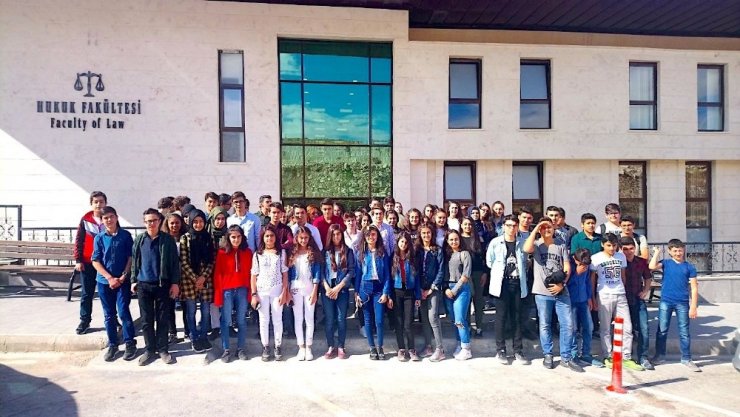 Lise Öğrencilerinden Üniversite Ziyareti