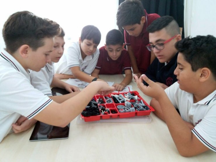 Yakın Doğu Koleji’nde “Lego Mindstorms Seti” Uygulaması