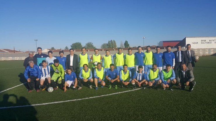 Pazaryerispor Ve Kamu Görevlileri Arasında Dostluk Maçı Oynandı