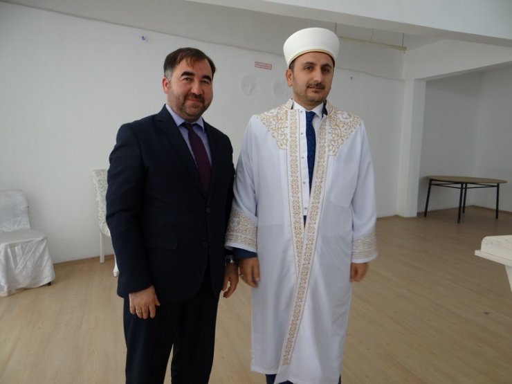 Gölpazarı Kaymakamı Yeni İlçe Müftüsünden Caminin Borçlarının Ödenmesi İstedi