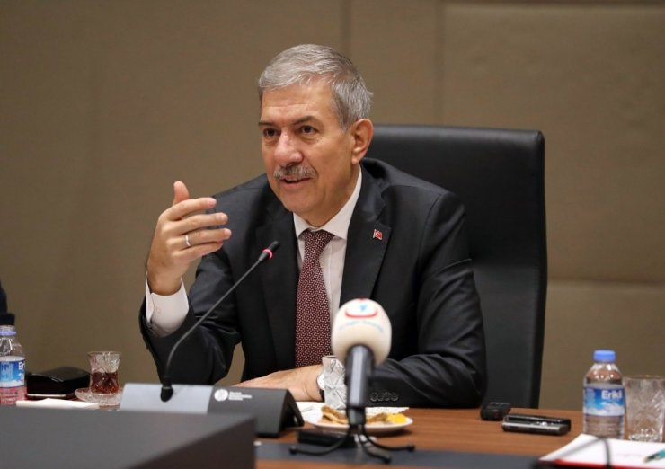 Sağlık Bakanı Demircan’dan Ambulans Uçaklardaki Harflerin Menzil Tarikatının İşareti Olduğu İddialarına Yanıt