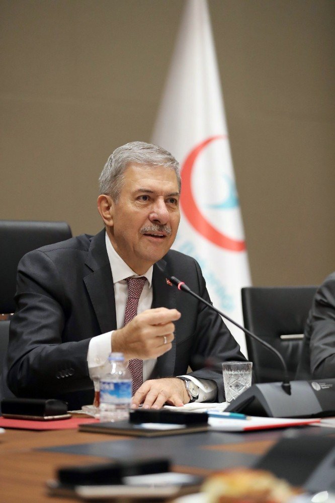 Sağlık Bakanı Demircan’dan Ambulans Uçaklardaki Harflerin Menzil Tarikatının İşareti Olduğu İddialarına Yanıt