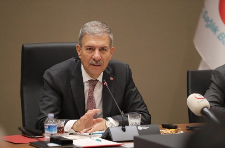 Sağlık Bakanı Demircan’dan Ambulans Uçaklardaki Harflerin Menzil Tarikatının İşareti Olduğu İddialarına Yanıt