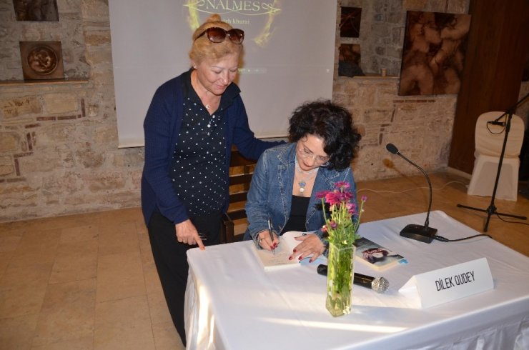 Yazar Dilek Qudey, Kuşadası’nda Okurlarıyla Buluştu