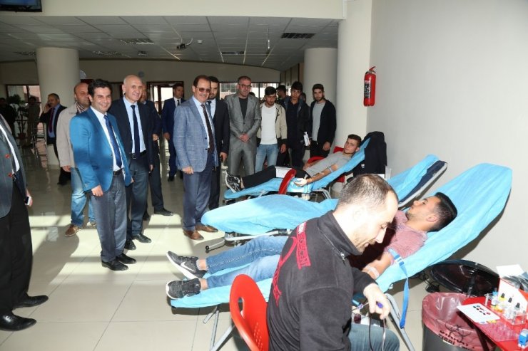 Bayburt Üniversitesinden Kan Bağışına Destek