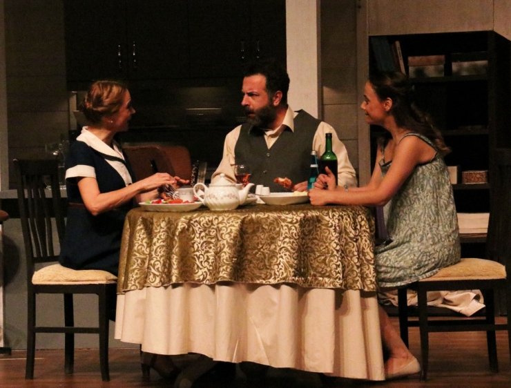 Van Devlet Tiyatrosu 20. Yılını Kutladı