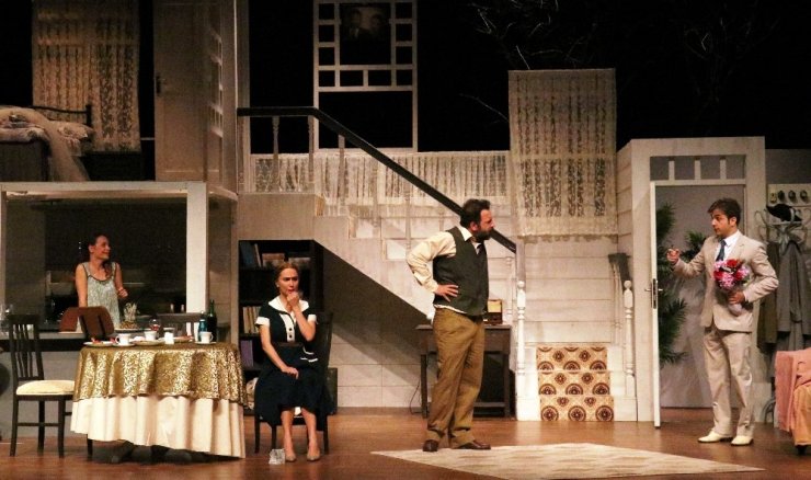 Van Devlet Tiyatrosu 20. Yılını Kutladı