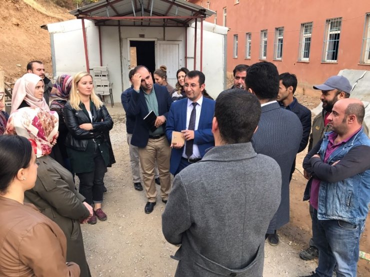 Kaymakam Özcan Okulları Ziyaret Etti