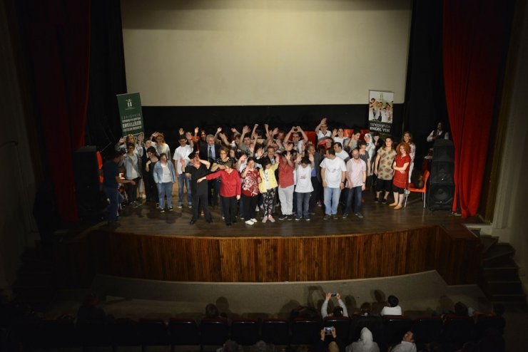 Zübeyde Hanım On Binleri Ağırlıyor