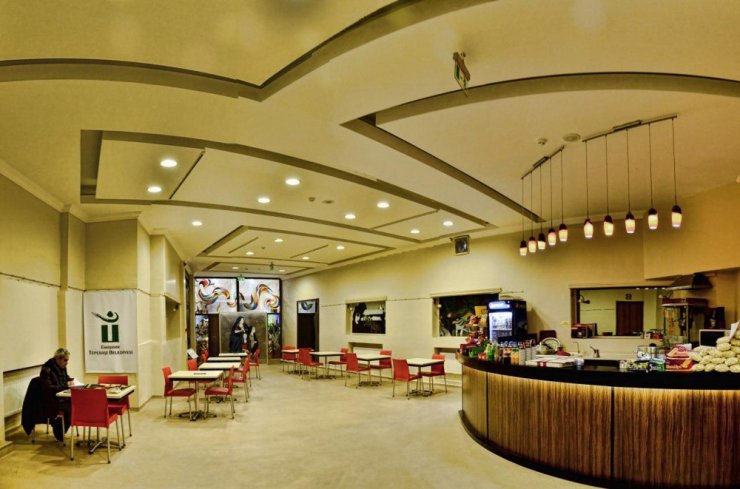 Zübeyde Hanım On Binleri Ağırlıyor