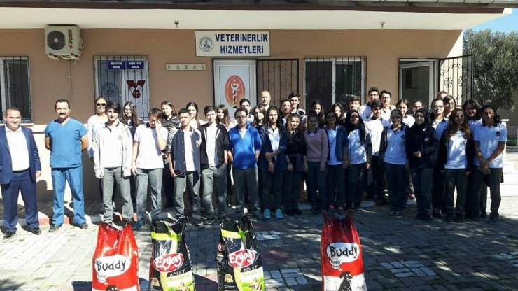 Burhaniye’de Öğrencilerin Hayvan Sevgisi Takdir Topladı