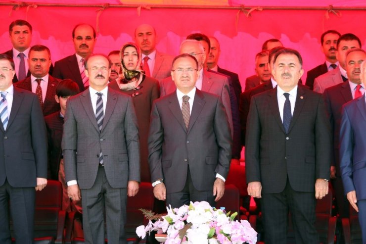 Bozdağ: "Suriye’nin Kuzeyinde Terör Koridoruna İzin Vermeyiz"