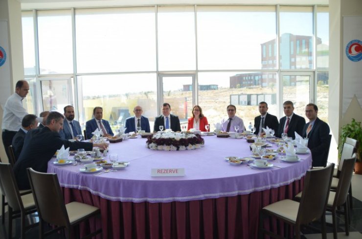 5 Üniversitenin Rektörü Makü’de Buluştu