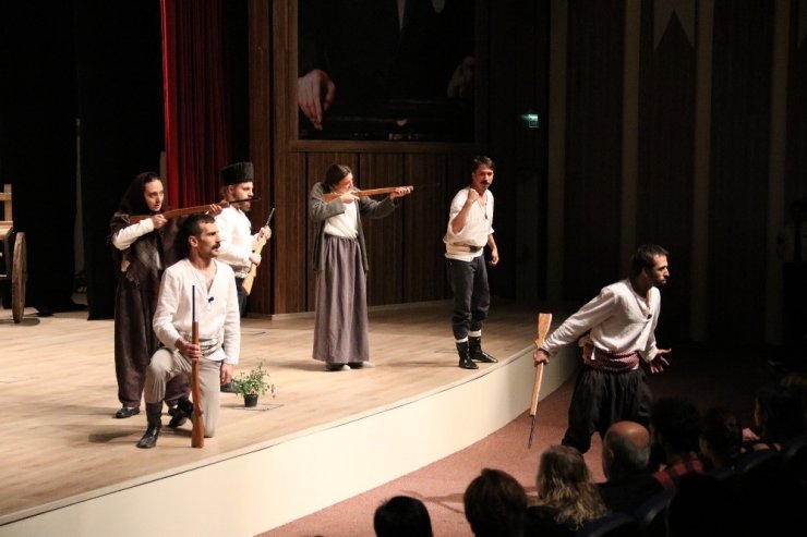 Nazım Hikmet Kuvayi Milliye Tam Not Aldı