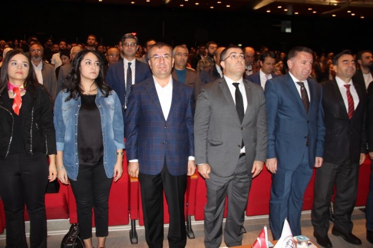 Ceza Hukukçusu Prof. Dr. Ersan Şen: “Sosyal Medya Bana Çok Tehlikeli Geliyor”