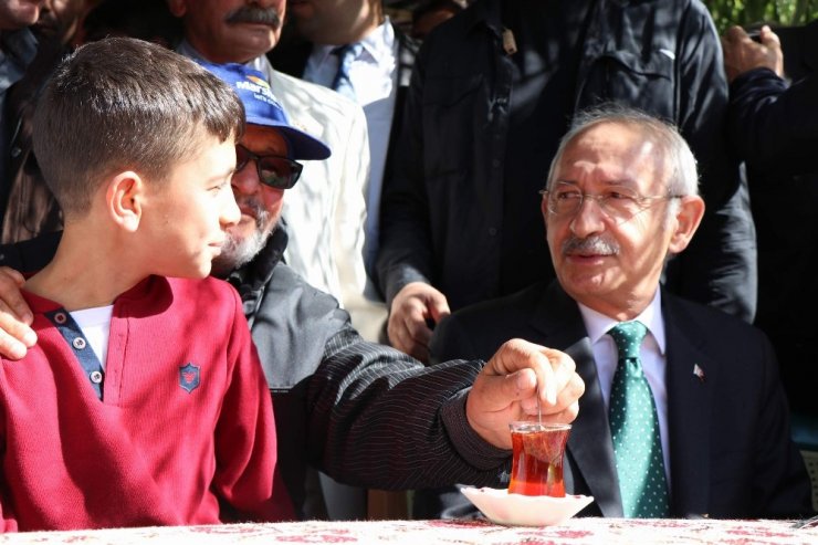 Kılıçdaroğlu’nun Halefi 11 Yaşındaki Bayram Ali