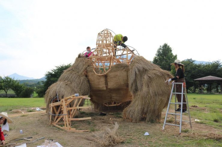Samandan Dev Heykellerin Yapıldığı ’Wara Sanatı Festivali’