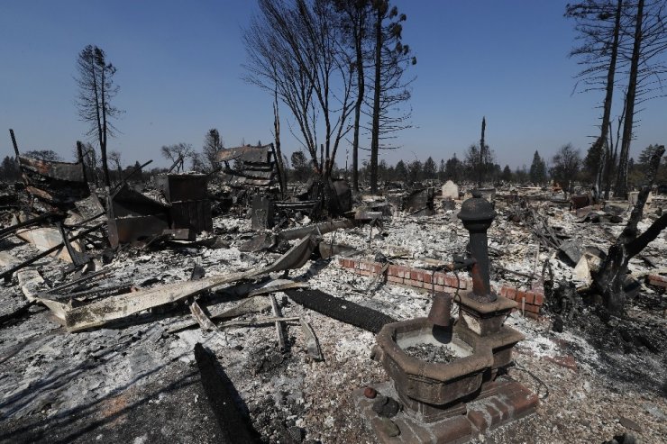 Kaliforniya’da Orman Yangını Sürüyor