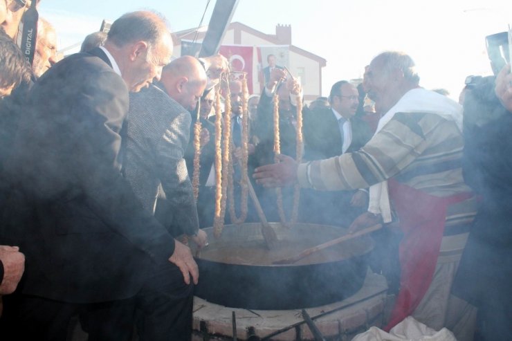 Kayseri’de ‘Kedi Bacağı’ Festivali Başladı