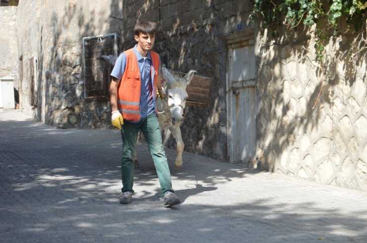 Üniversiteli Çöpçü Polis Olmak İstiyor