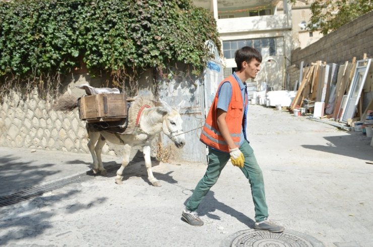 Üniversiteli Çöpçü Polis Olmak İstiyor