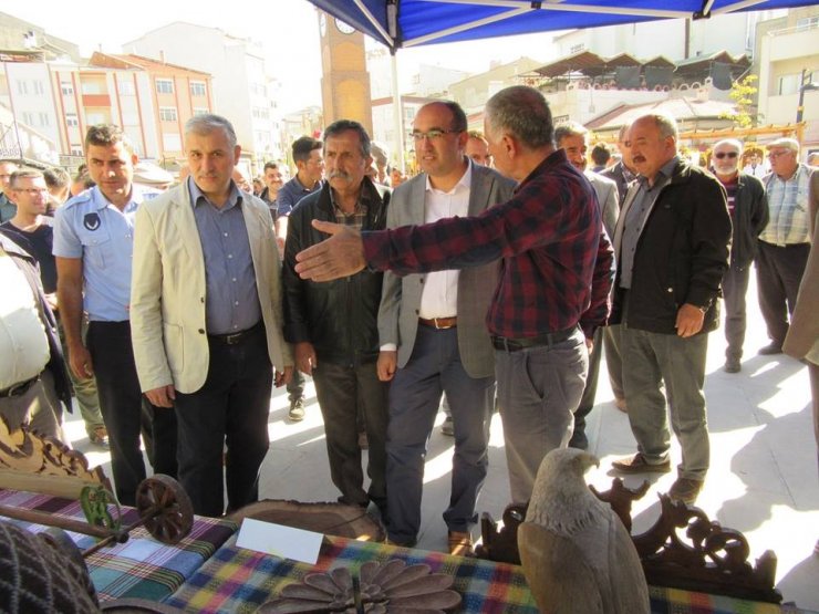 Sandıklı’da Ahşap Oyma Kursu Eserleri Sergilendi