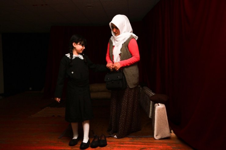 ’Siyah Önlük Beyaz Yaka’nın Albümlerde Kalan Serüveni Foto Belgesel Oldu