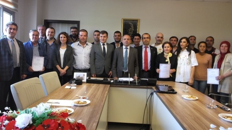 Burhaniye’de Örnek İşletmelere Teşekkür Belgesi Verildi