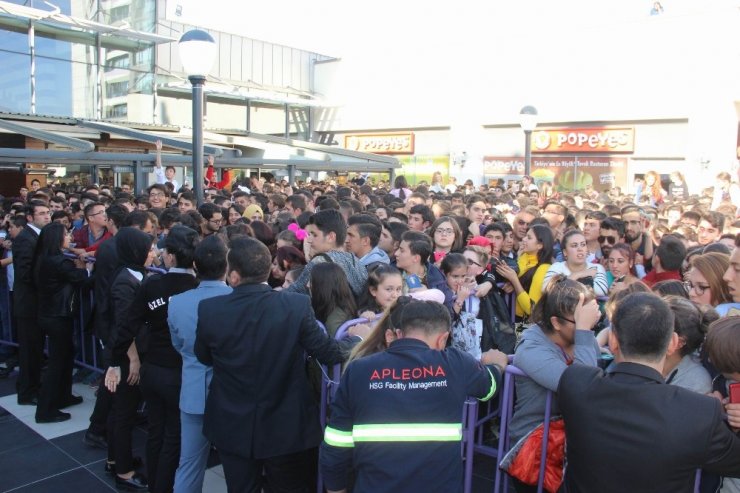 Aleyna Tilki Konserine Yoğun İlgi