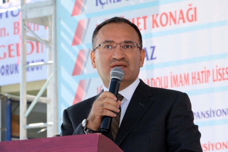 Bozdağ: "Suriye’nin Kuzeyinde Terör Koridoruna İzin Vermeyiz"