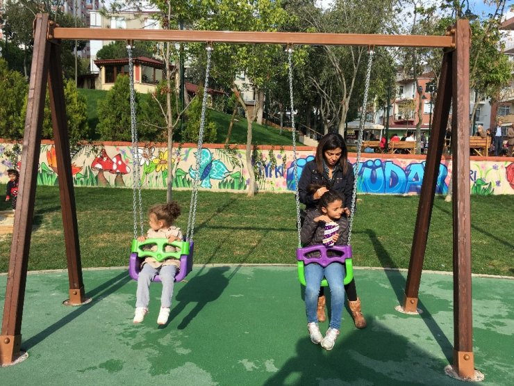 Üsküdar’da Barbaros Mahallesi Sakinleri Yeni Parkına Kavuştu