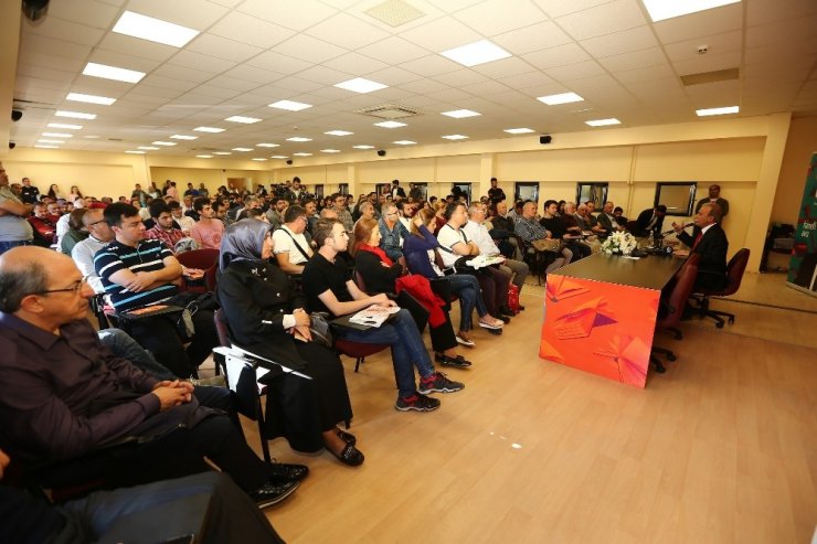 Kitap Fuarını İlk Günde 50 Bin Kişi Ziyaret Etti