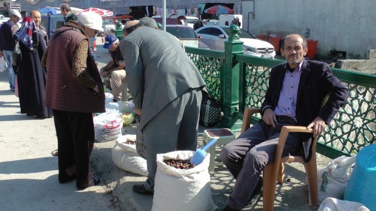 Kestane Köylünün Yüzünü Güldürdü